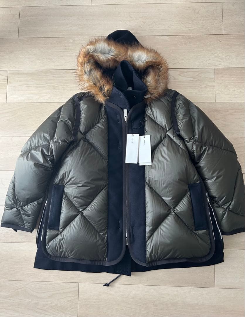 【新品未使用】sacai サカイ　カーキ×ネイビーダウンジャケット　サイズ 1