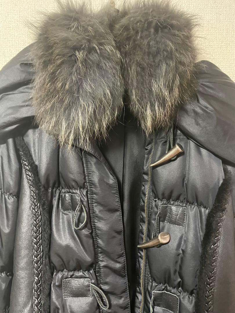 黒ダウンジャケット フェザー80%ダウン リアルファー