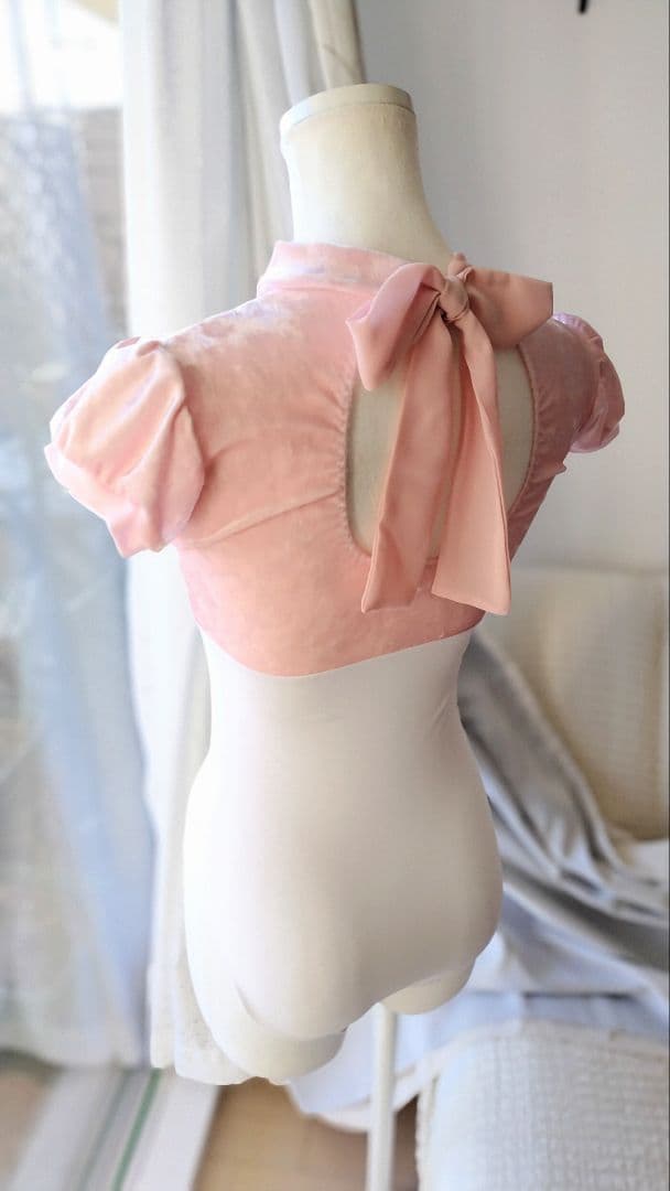 Ｓ～Ｍサイズ／可愛いベビーピンククラッシュベロアのチョーカーリボン娘役レオタード