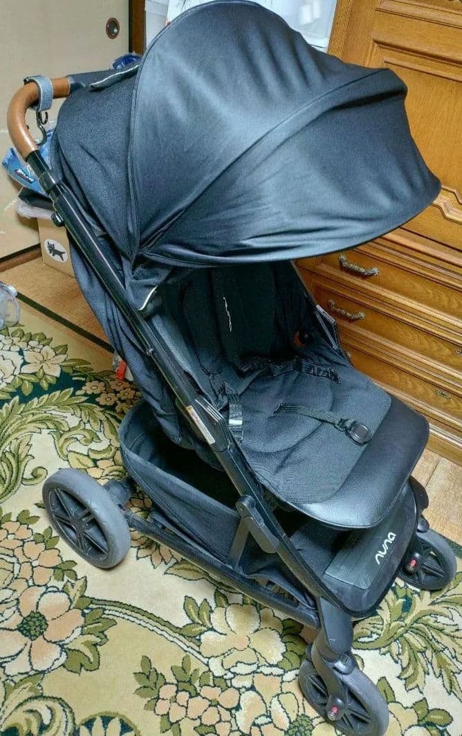 Nuna ブラック ベビーカー　tavo