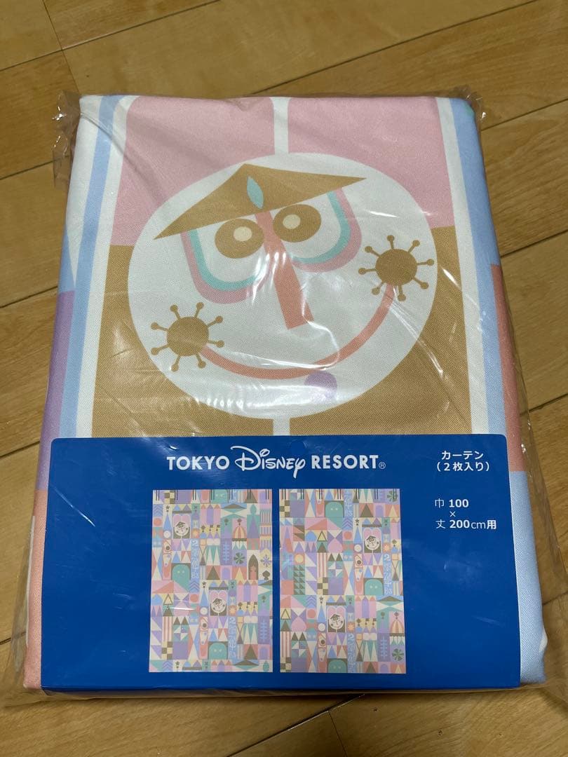 ディズニーランド　イッツ・ア・スモールワールド　カーテン　新品未使用