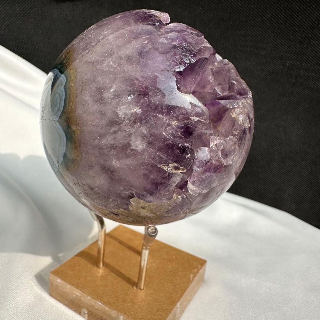 天然石アメジストの笑い口　置物　スフィア　D.79