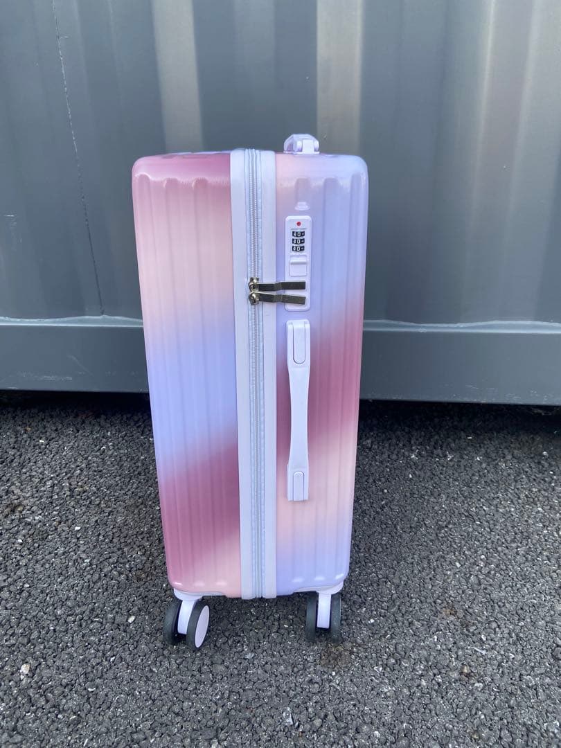 新品　Mサイズ　 キャリーバッグ　キャリーケース　スーツケース