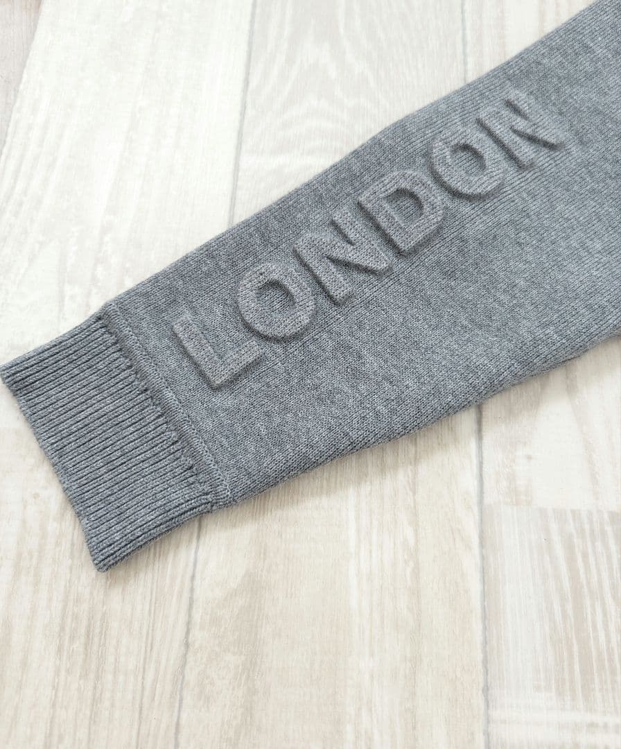 【BURBERRY】未使用ニットワンピース10Y 140cm