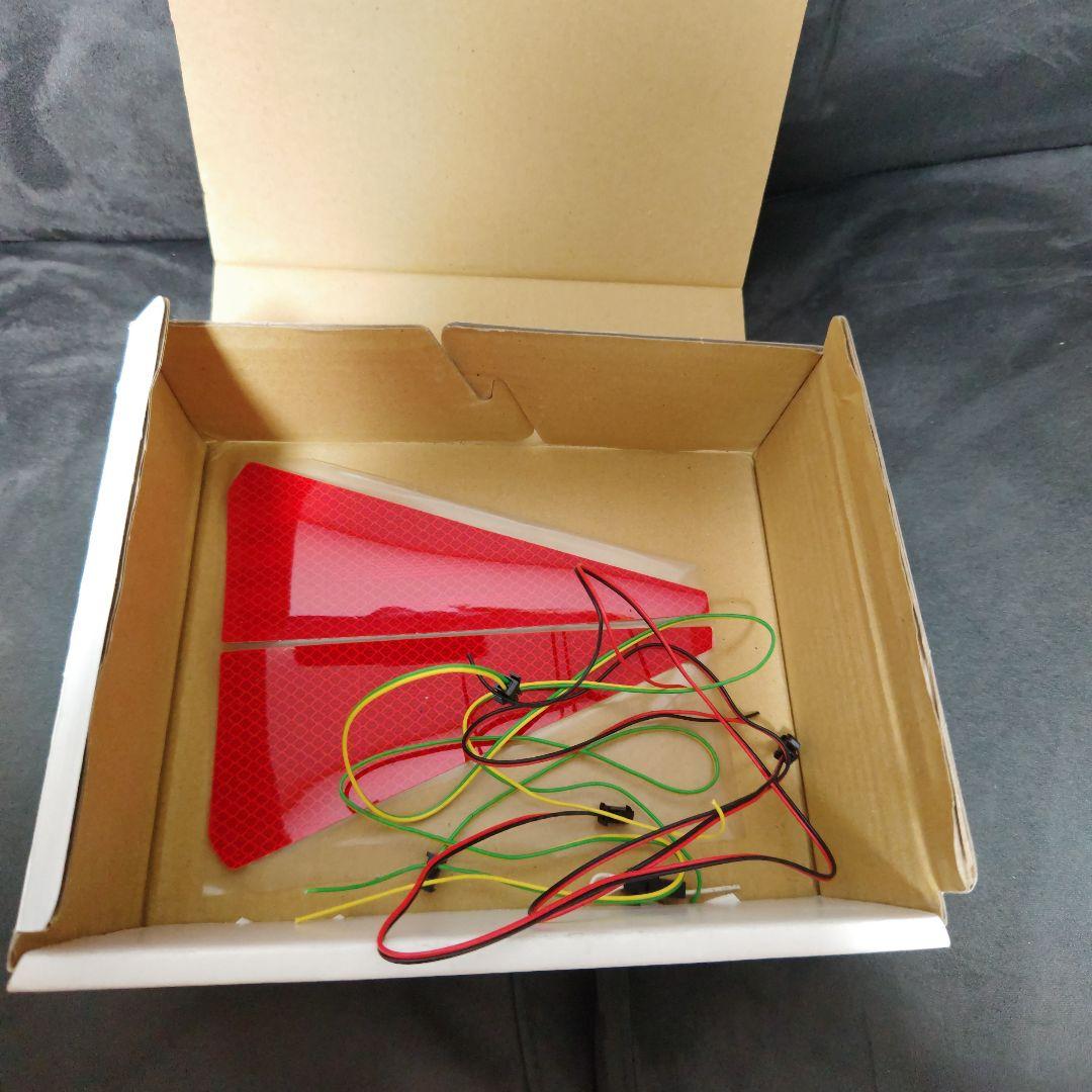 NOAH.VOXY 80系　AVEST シーケンシャルリフレクター