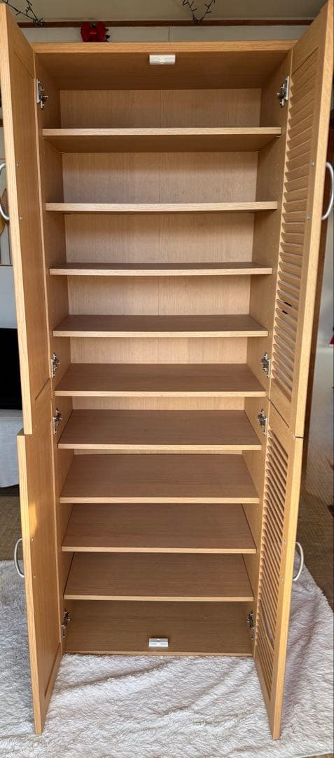 木製食器棚 ガラス扉付き