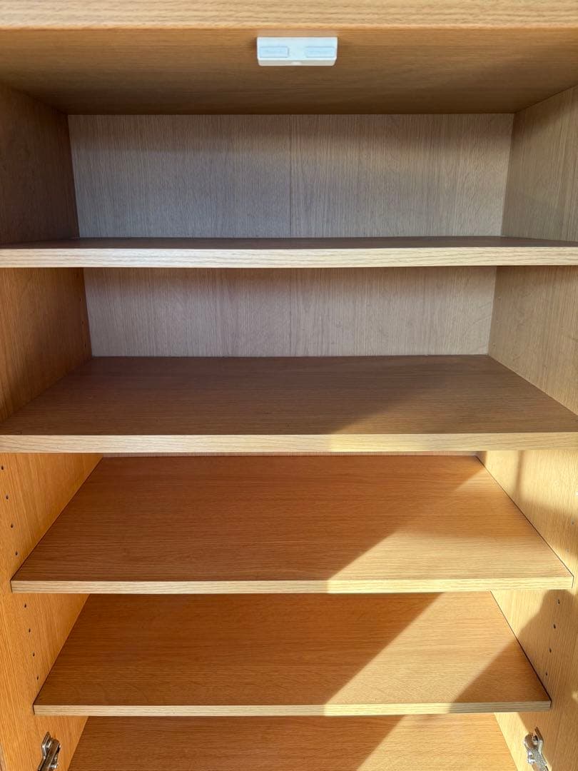 木製食器棚 ガラス扉付き