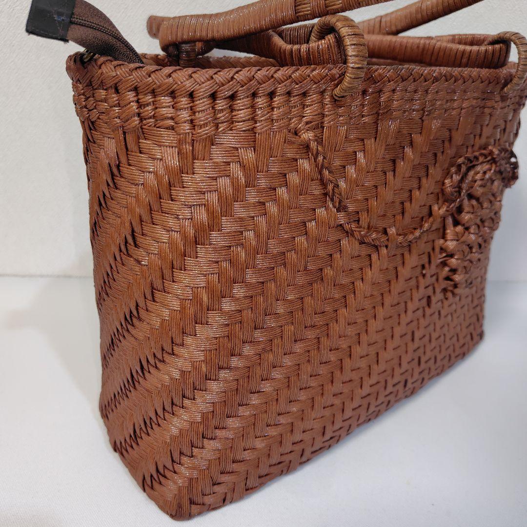 クラフトで作った山葡萄風網代編みかごバッグ