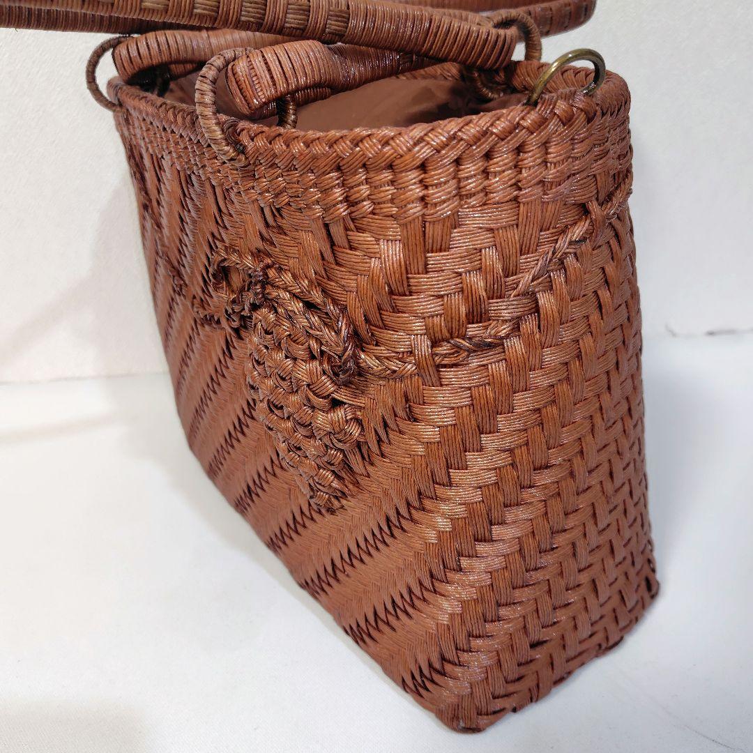 クラフトで作った山葡萄風網代編みかごバッグ