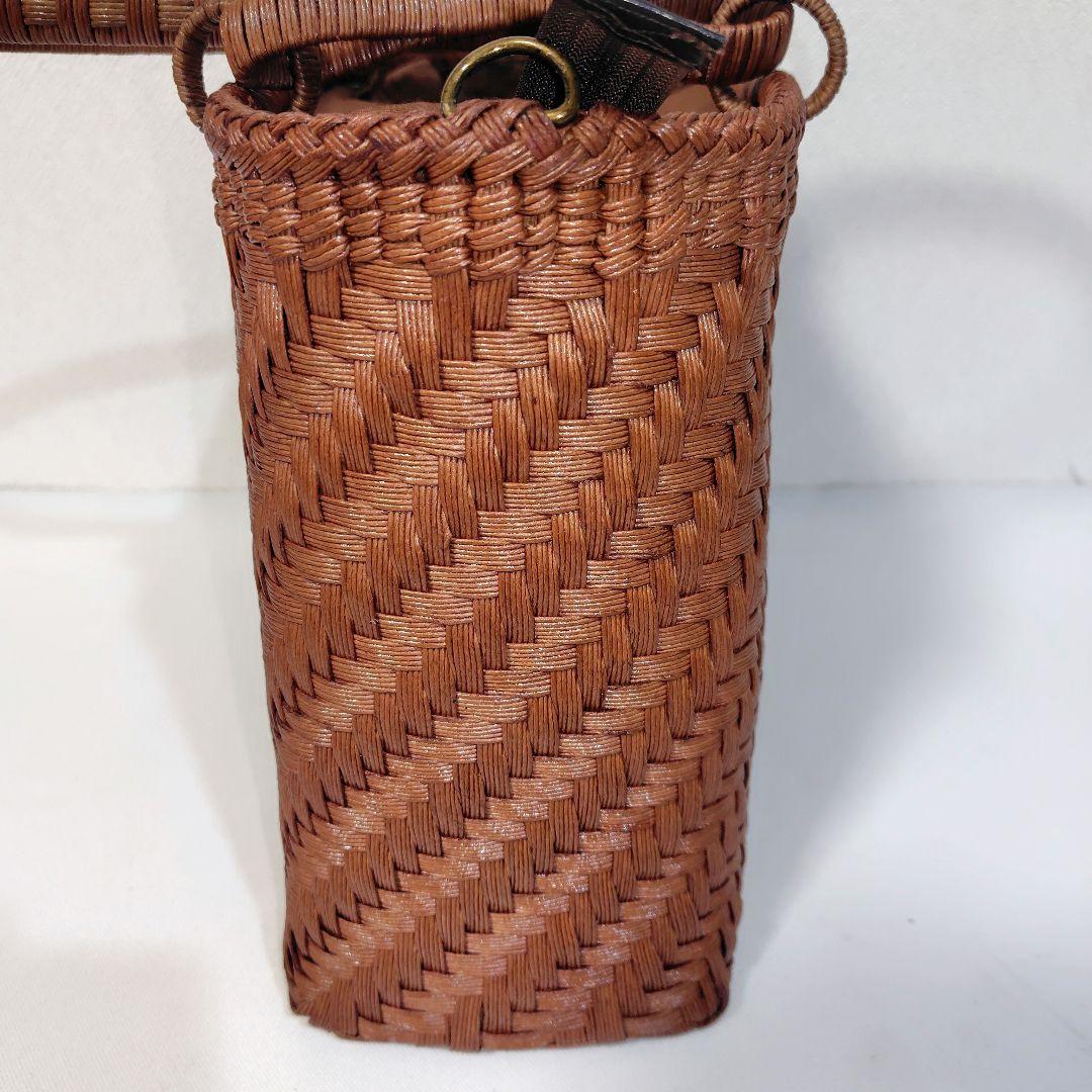 クラフトで作った山葡萄風網代編みかごバッグ