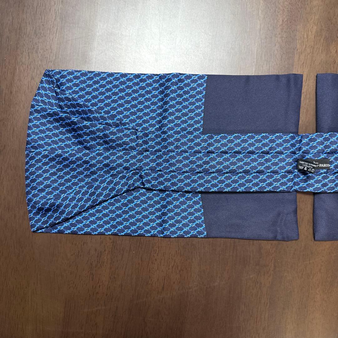 極美品　エルメス　ネクタイ　アスコットタイ　紺　H柄