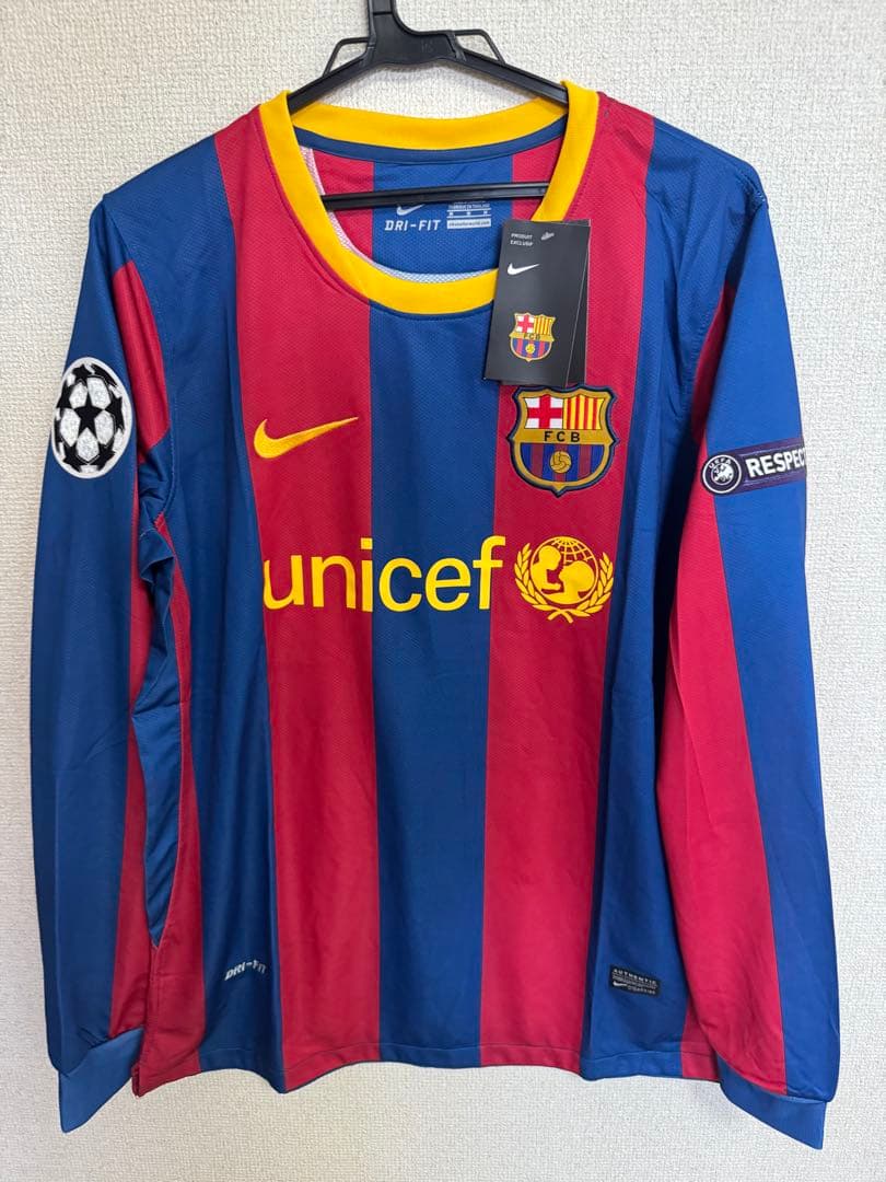 ぷ*る様 【新品】メッシ ユニフォーム 長袖 バルセロナ 新品タグ付き