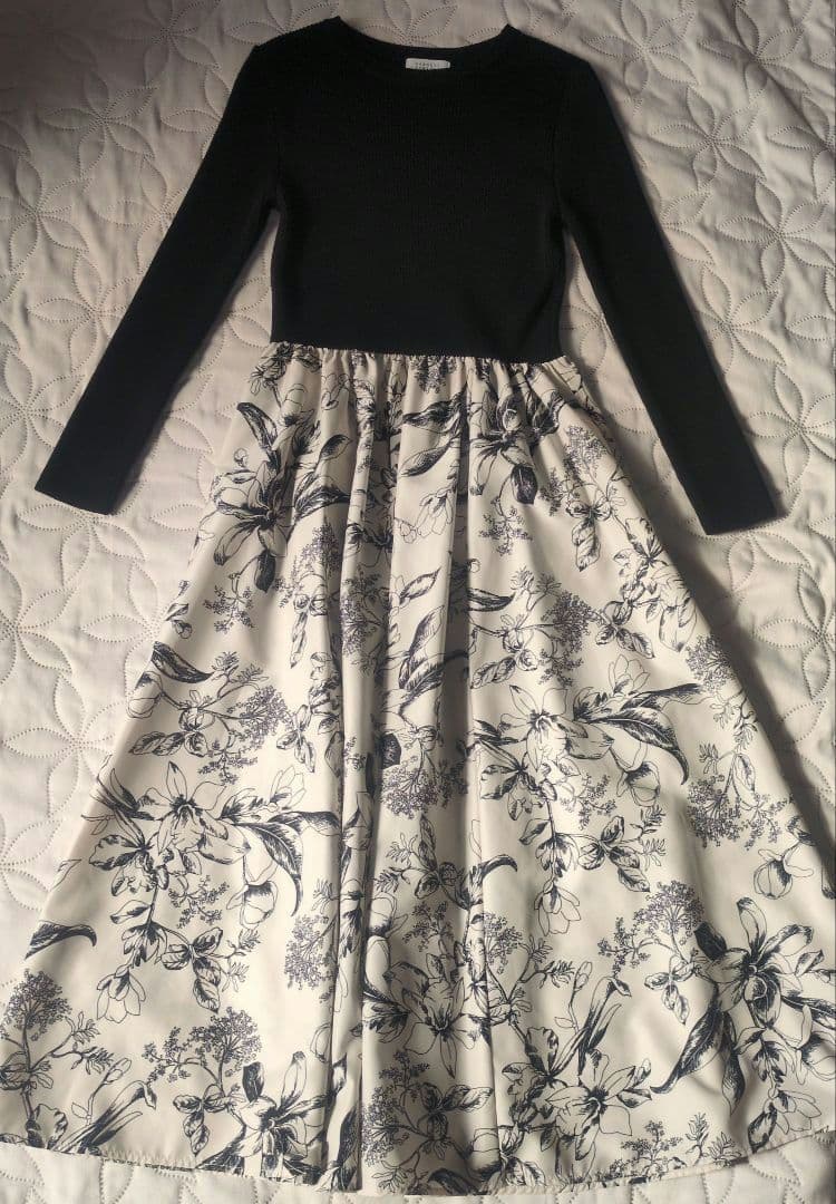 バーニーズニューヨーク　花柄ドッキングワンピース　ニット　長袖