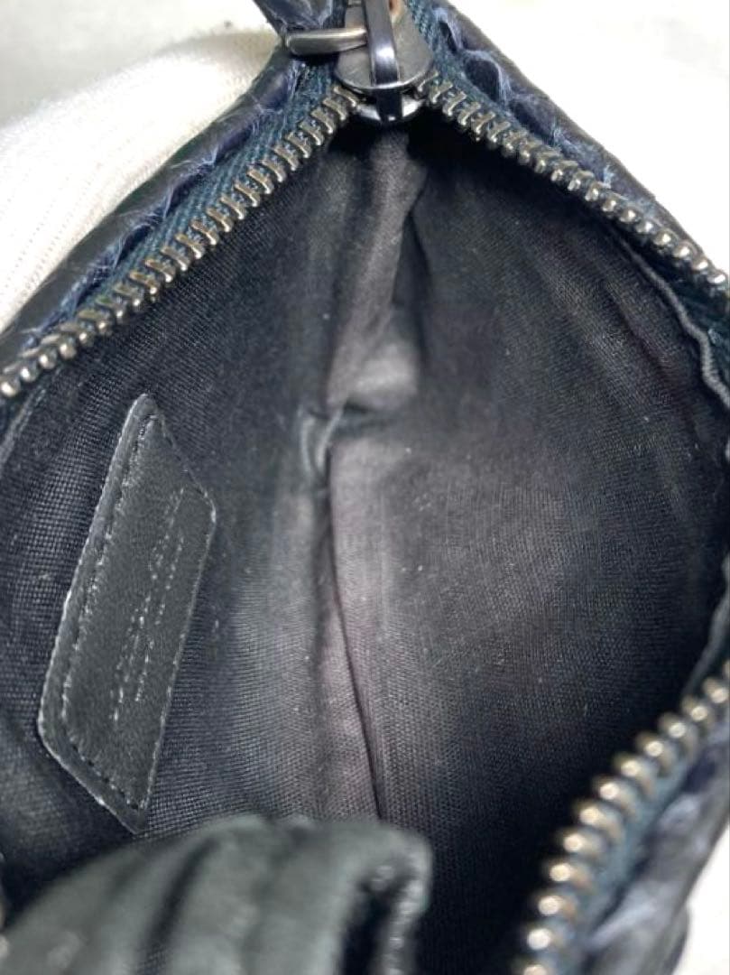 美品 ボッテガヴェネタ イントレチャート パテントレザー パイソン ケース