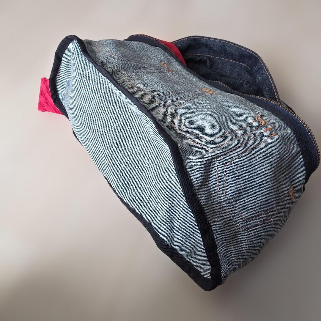 evisuボディバッグ