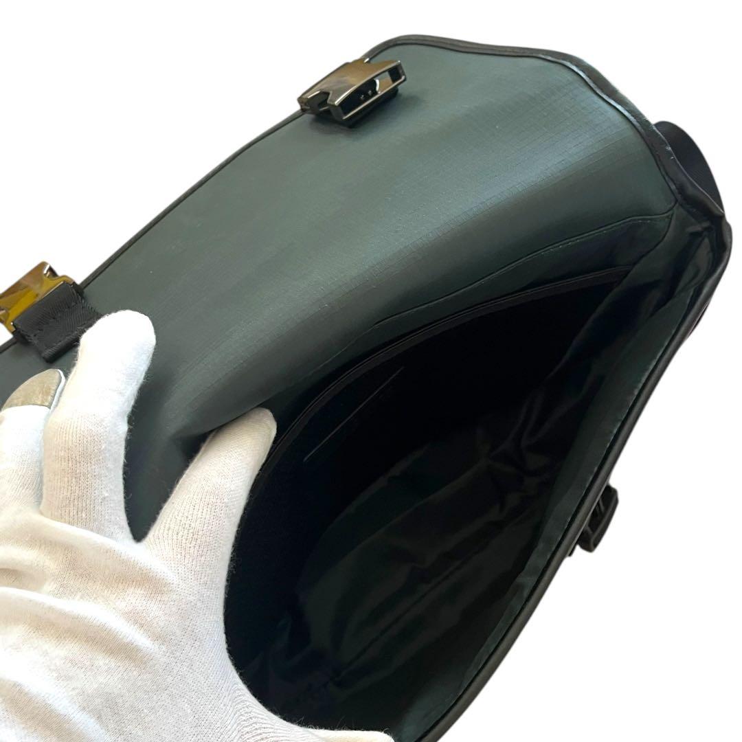 [未使用]ラコステ モノグラム メッセンジャー ショルダーバッグ ブラック