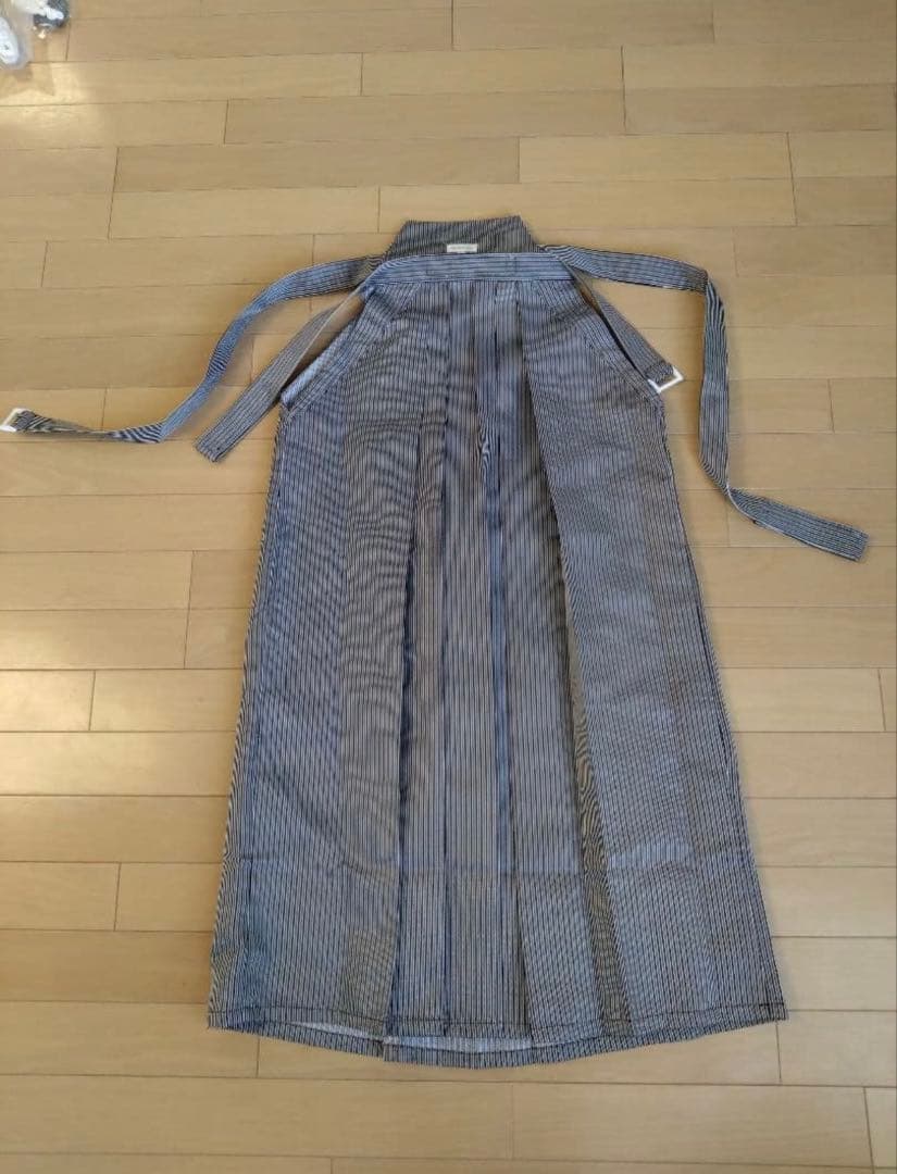 黒ストライプ着物・タッセル付き　袴　卒業式