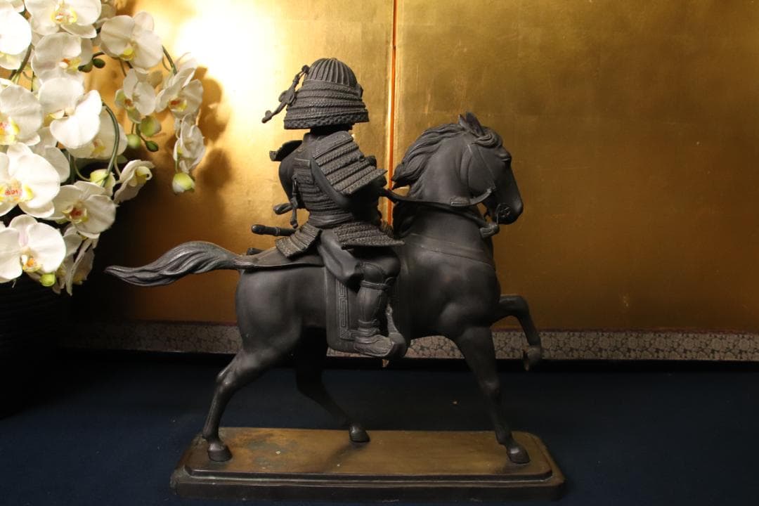 金工師　美雪作　古銅製　銀象嵌　楠木正成公　高さ48㎝　重さ14㎏ EE001