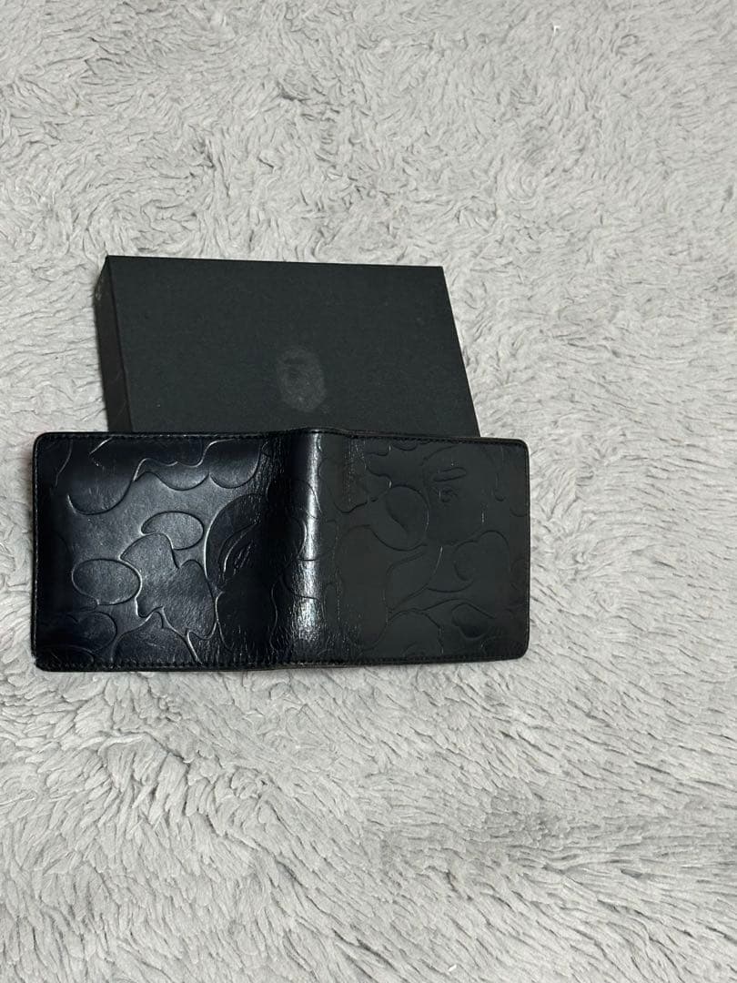 APE折りたたみ財布 A・BATHING APE カウレザー