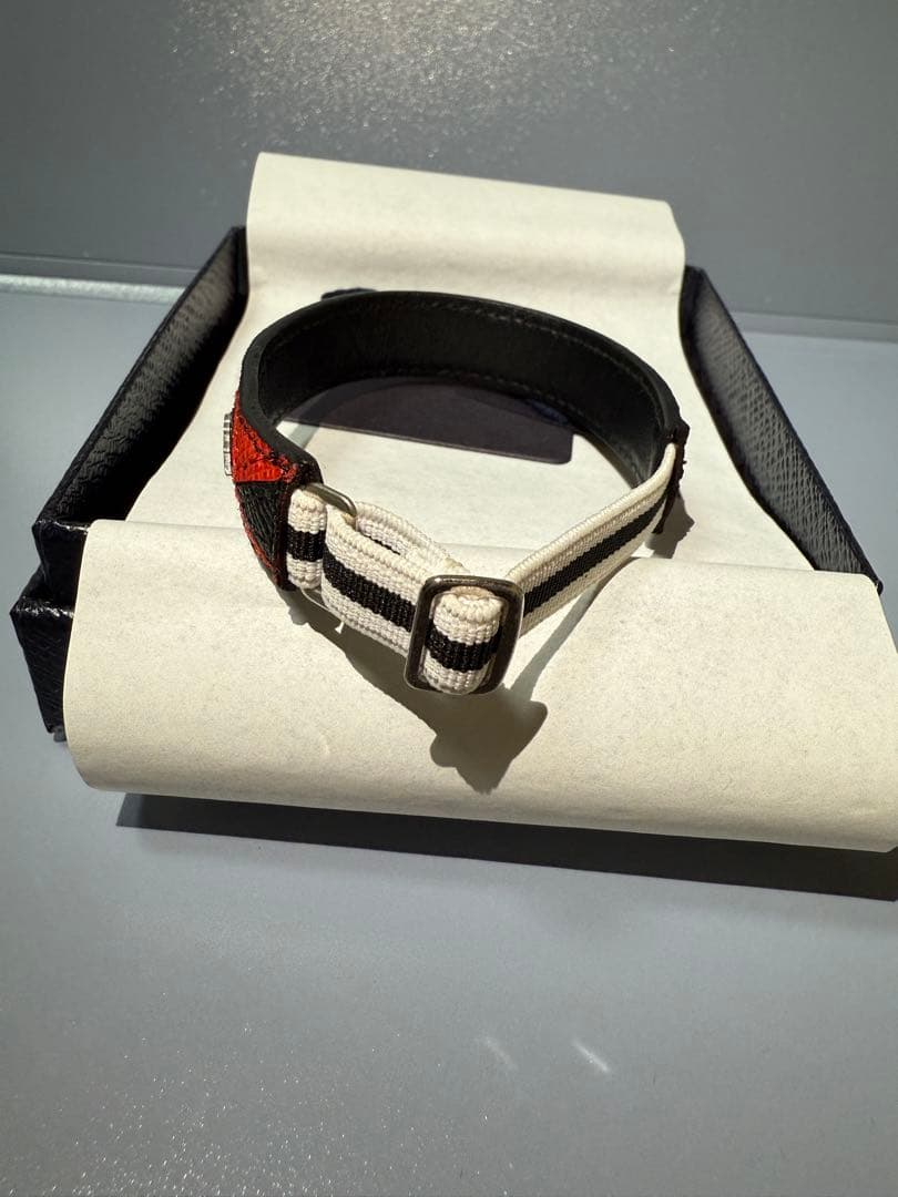 PRADA サフィアーノレザー ラバーバンド ブレスレット