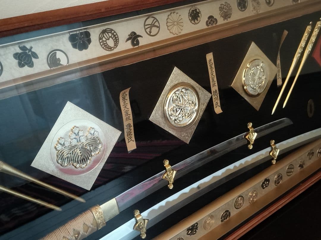 武家三大家紋(織田氏 豊臣氏 徳川氏) 日本刀 鍔 レプリカ 模造刀 額装