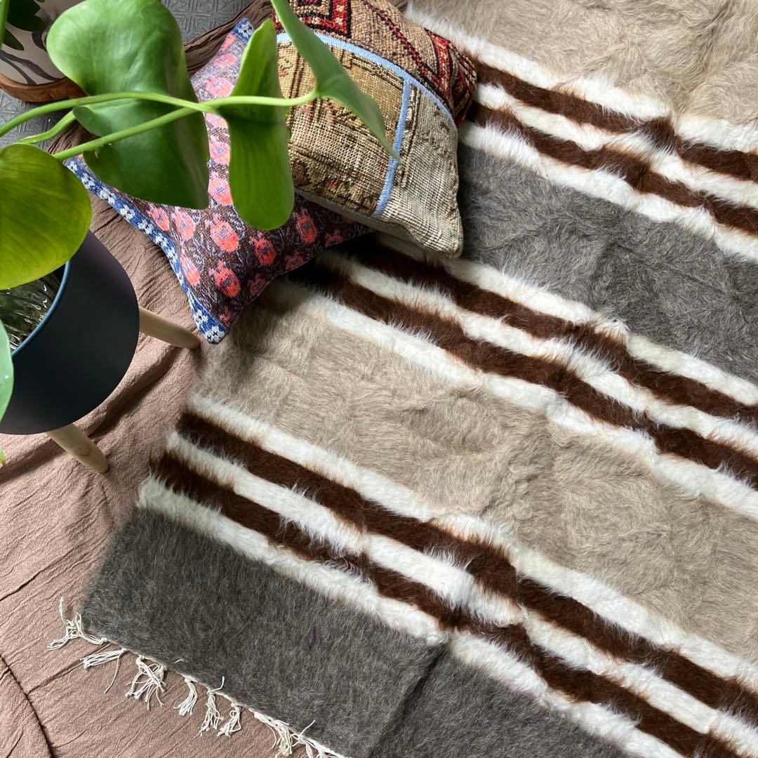 新品　80 x 130 グレーブラウン　ヤギの毛バッターニエ