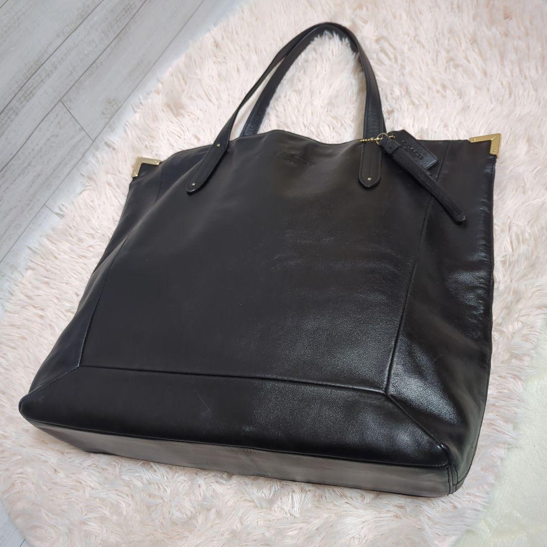 【COACH】本革レザートートバッグ/エンボス加工ロゴ/黒/肩掛け可/A4収納可