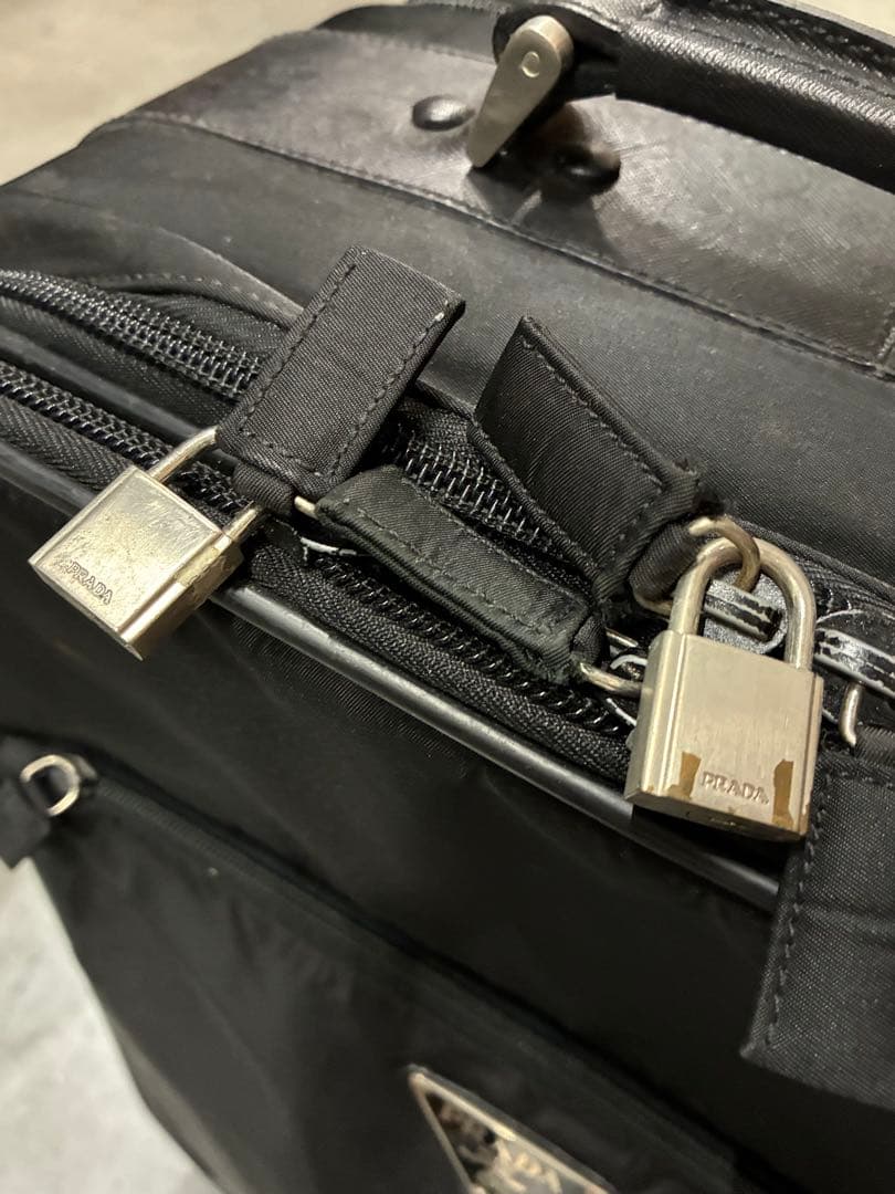 A）プラダ PRADA キャリーケース ブラック系 黒 スーツケース ナイロン