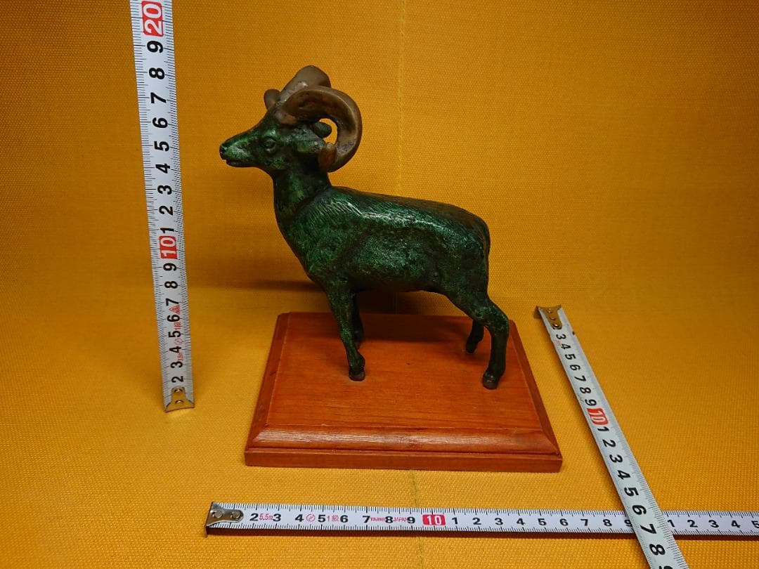 【美品】羊　ヤギ　ブロンズ像　北欧　置物　インテリア　工芸品　美術品　A2957