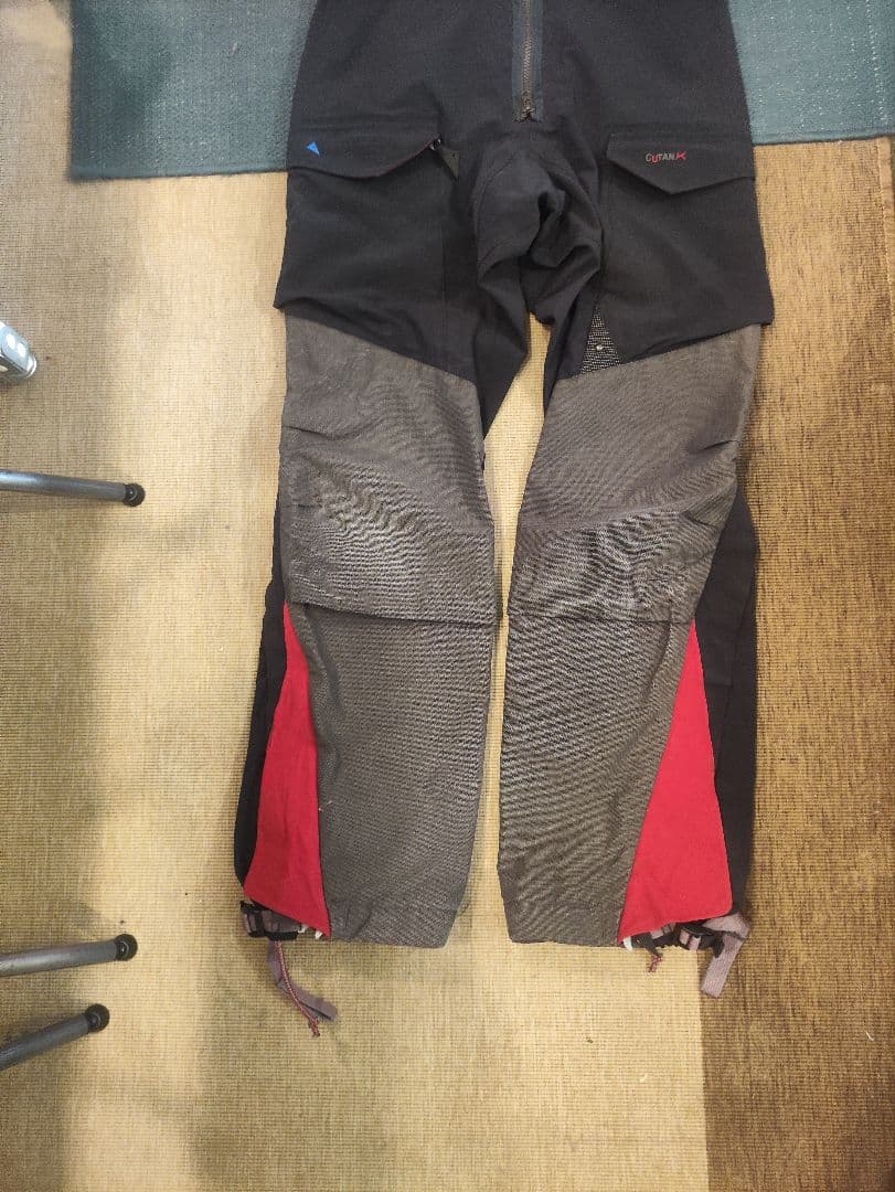 クレッタルムーセン　撥水スノボ・スキーウェア　つなぎ　3L　表記サイズs