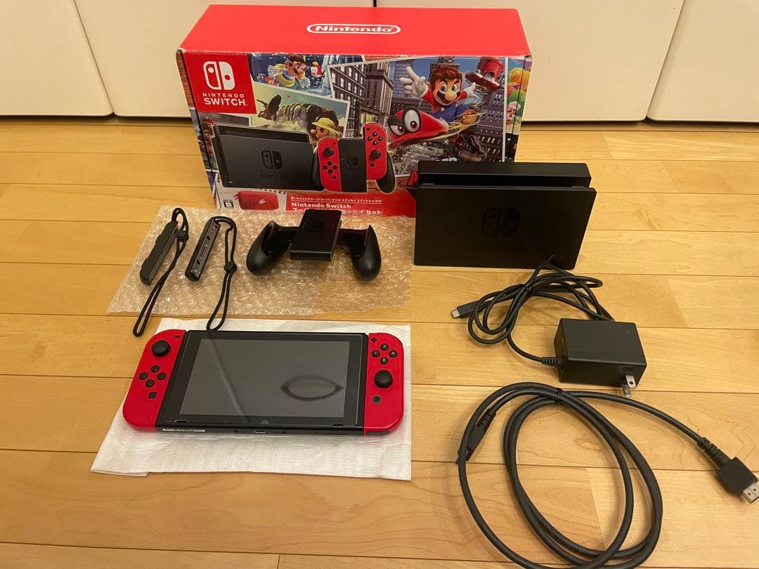 Switch Nintendo Switch本体 レッドJoy-Con