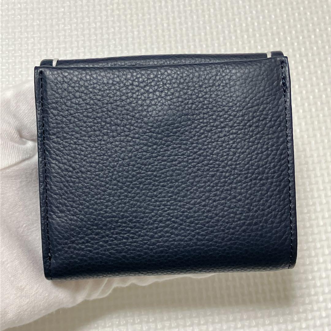 未使用Kitamura キタムラ　レザー二つ折り財布　ネイビー　紺　「K」ロゴ