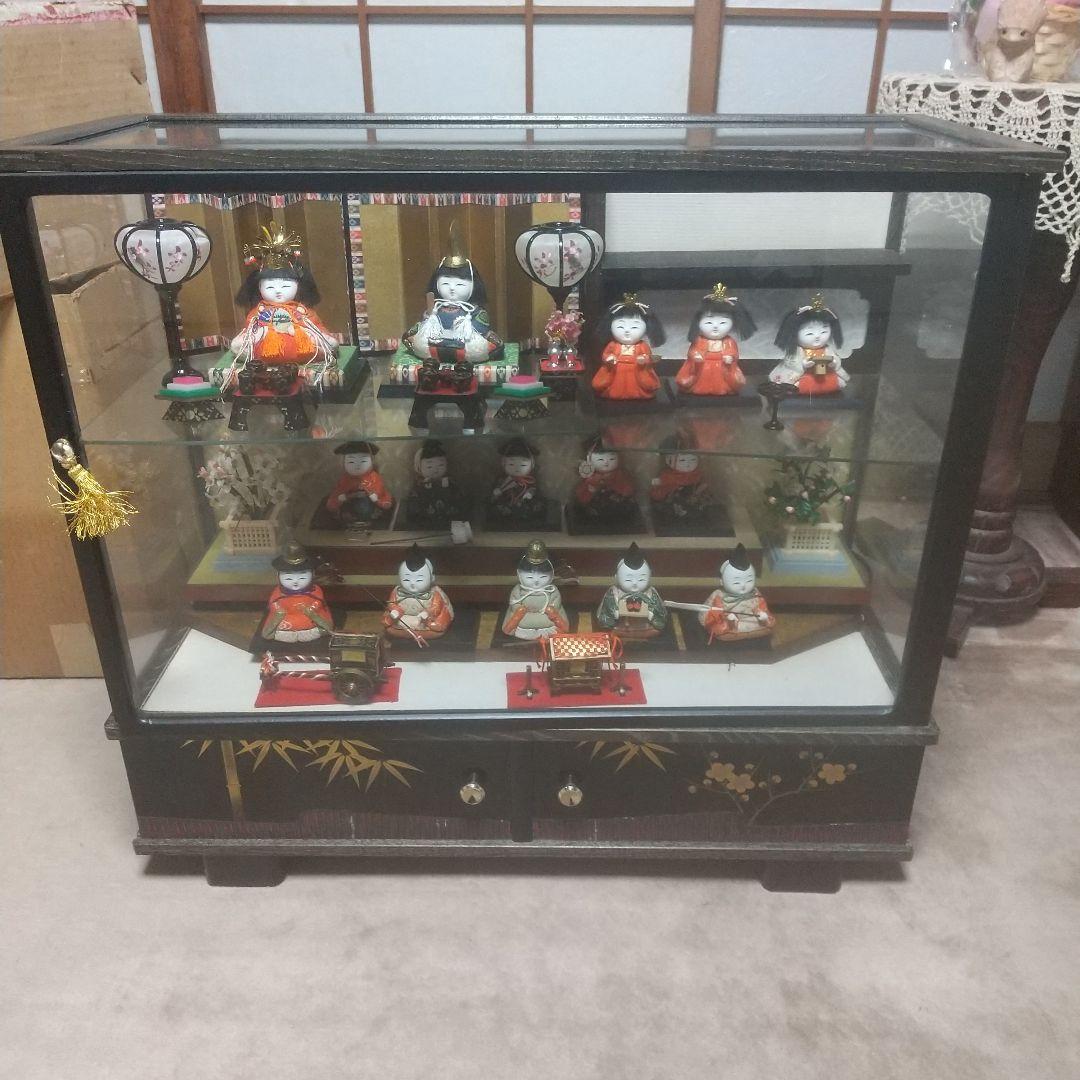 雛人形、ひな祭り用雛飾り 15人揃い ガラスケース、灯り、音楽付き中古品