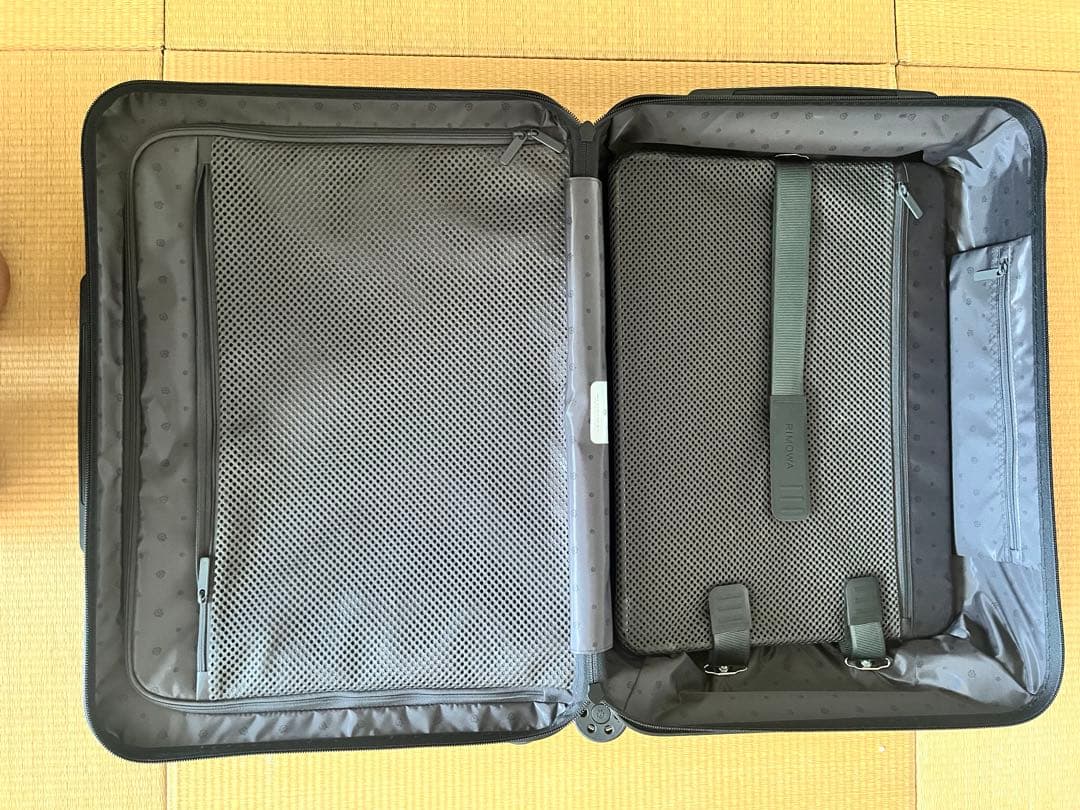 3回だけ使用RIMOWA リモワ Essential キャビン マットブラック