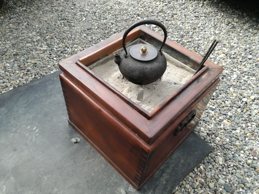 すぐ始められます 囲炉裏 鉄瓶 五徳 火箸 灰均し 引き取り限定 愛知西部 暖炉