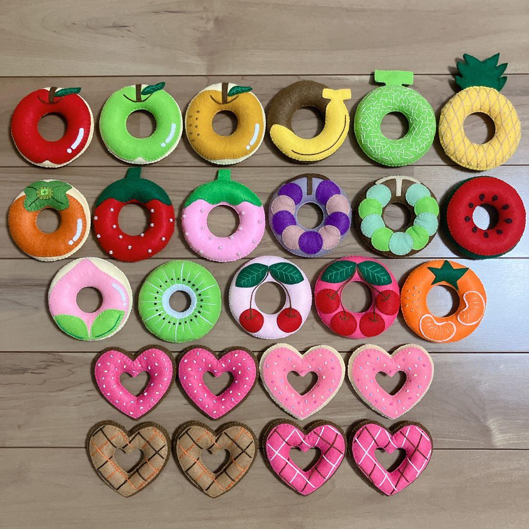 〖ニャンコ　商品違い多い❌翌日受取通知⭕️〗フェルトドーナツ ハンドメイド