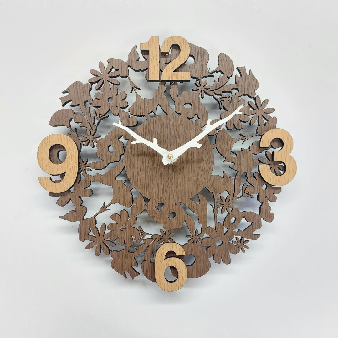 北欧風　立体的な森の鳥や花柄木製掛け時計　静音タイプ