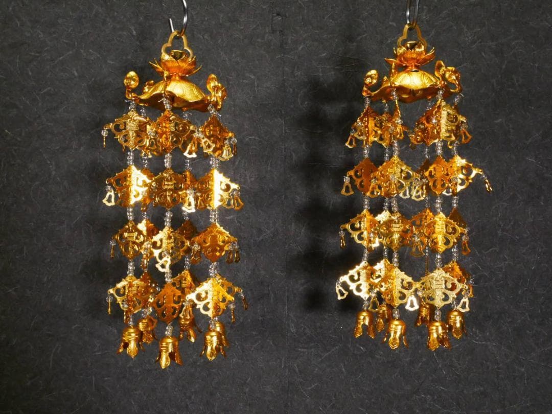 限定値下　展示未使用品　金色輪灯瓔珞　白玉付　高さ22㎝　4711