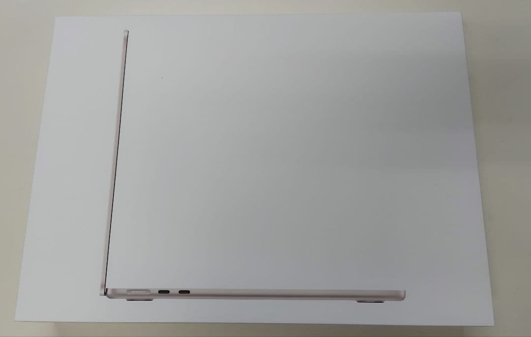 新品未開封　Macbook Air M4（13インチ, スターライト）