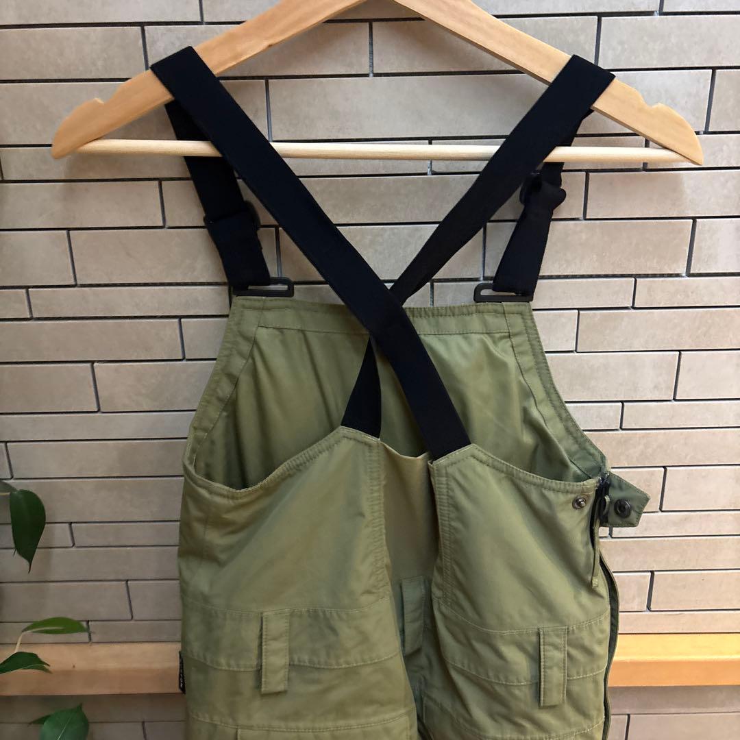 美品　Burton キッズ　ビブパンツ　Mサイズ　140