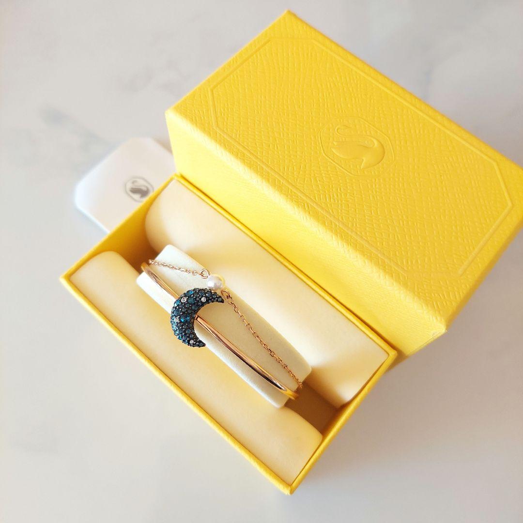 新品 箱付 SWAROVSKI Luna バングル スワロフスキー ブレスレット