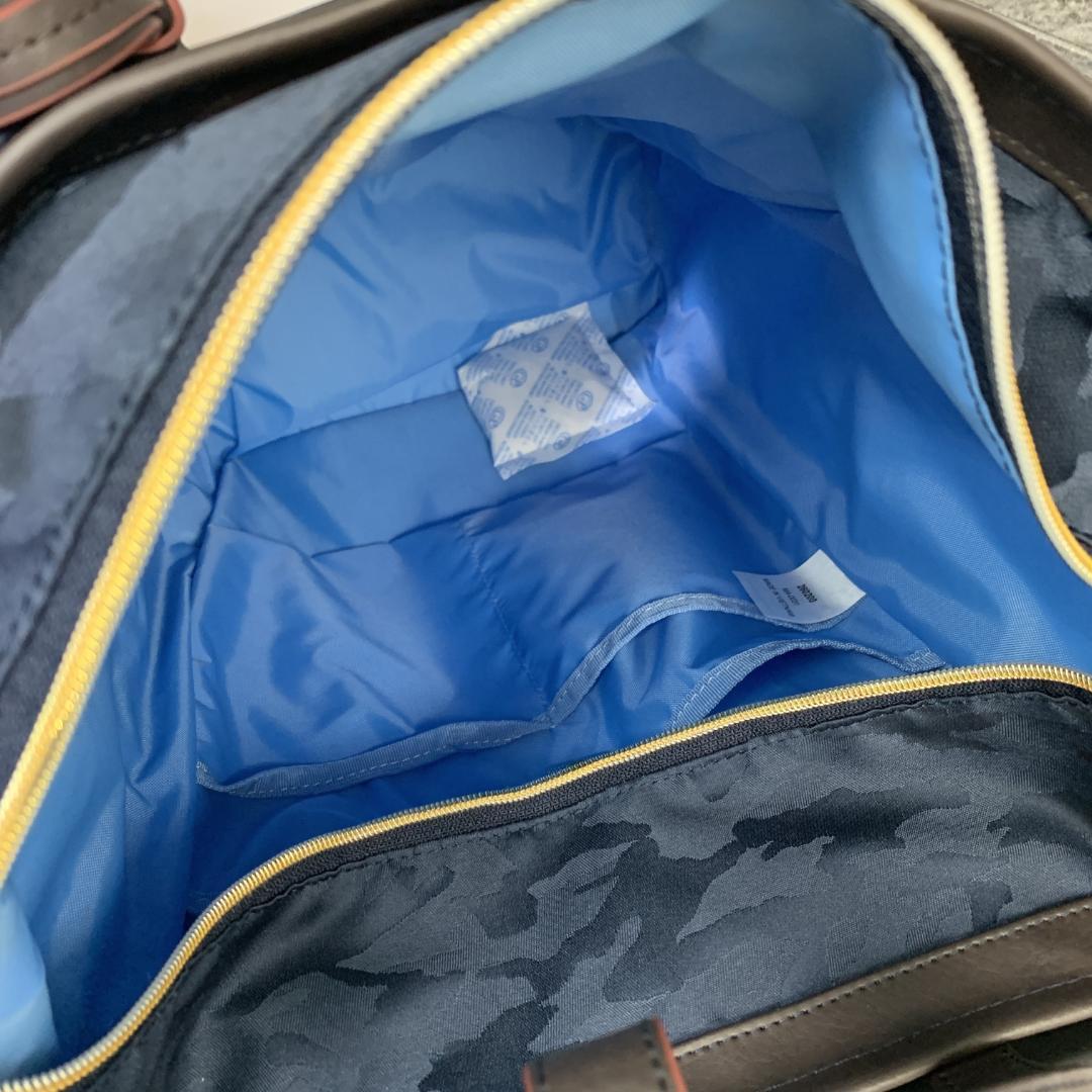 ニャン　新品　希少品　スワニー　迷彩柄　キャリーケース　車輪ストッパー付