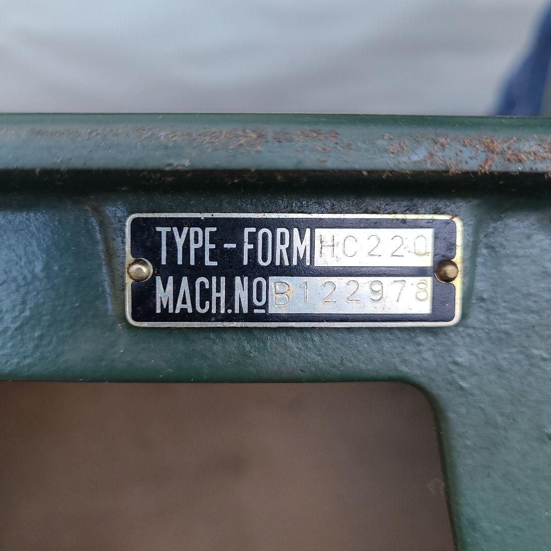 The Hitachi【日立】Sewing Machine HC220