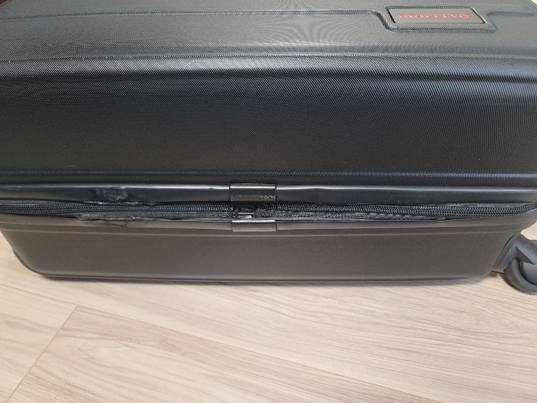 ブリーフィング スーツケース H-37（一部破損）