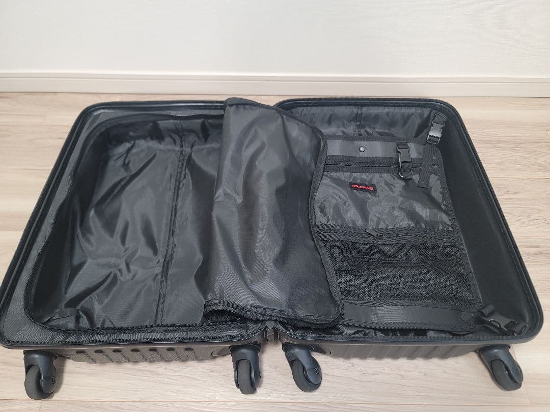 ブリーフィング スーツケース H-37（一部破損）