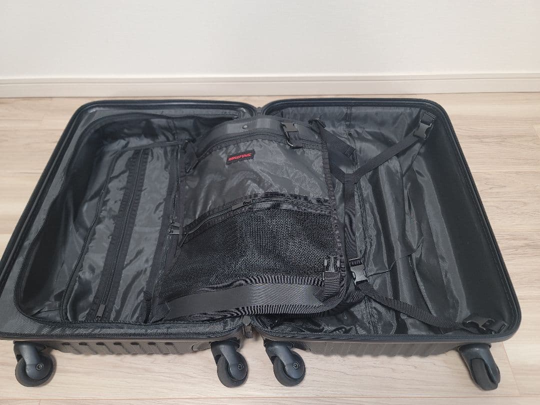 ブリーフィング スーツケース H-37（一部破損）