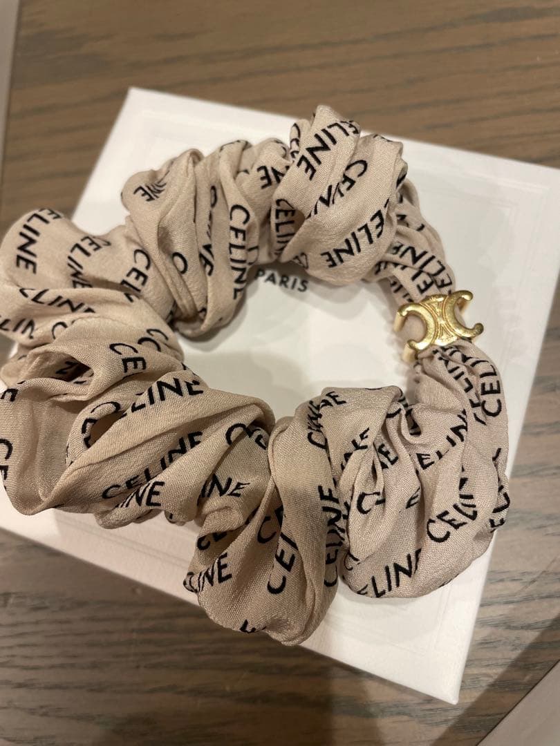 【本日限定SALE】試着のみ⭐️CELINE シュシュ ベージュ