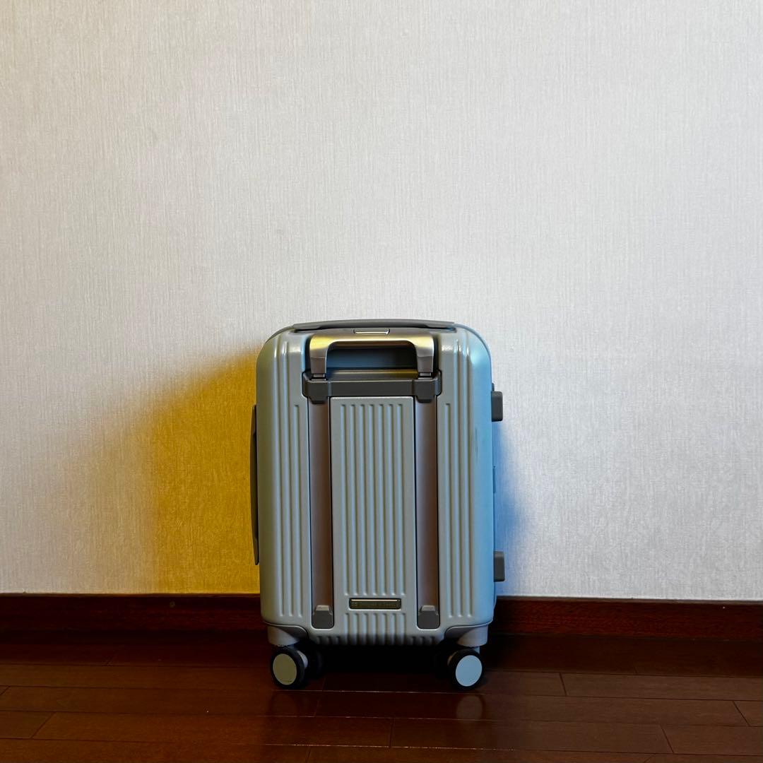 【innovator】21L キャリーケース Pale Blue