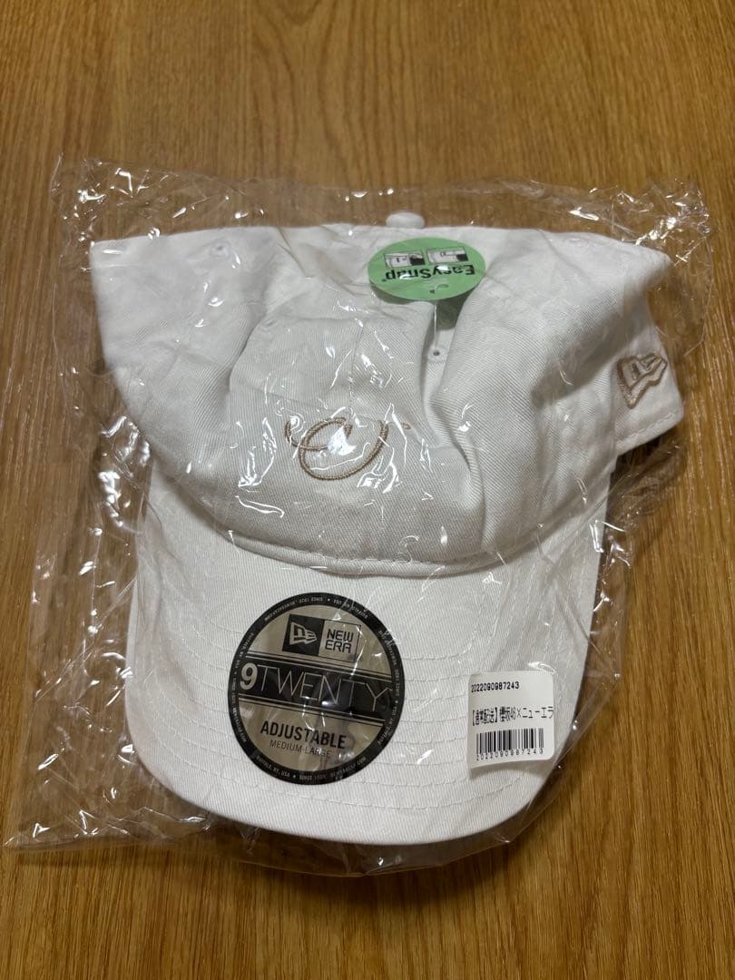 櫻坂ニューエラ　コラボキャップ　ホワイト