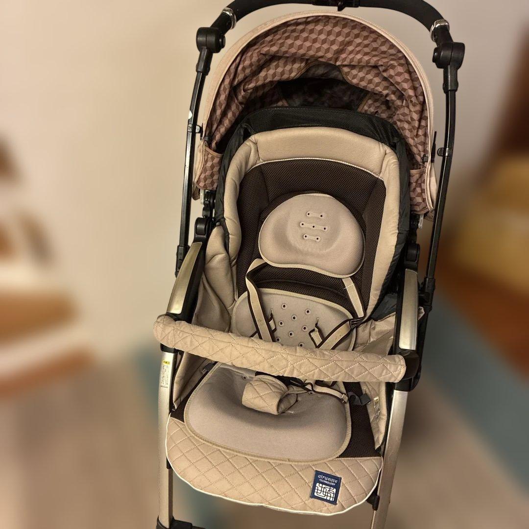 COMBI ネムリエ オート４キャス UE-630 ブランベージュ　美品